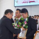 14. trao chứng chỉ tốt nghiệp