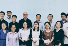 Ủy Ban Y Tế-Xã Hội TLH Trao Học Bổng Tại Bình Định