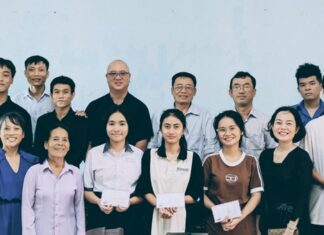 Ủy Ban Y Tế-Xã Hội TLH Trao Học Bổng Tại Bình Định