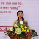 Bà Ms Nguyễn Tờn TB Ban Điêu hành Nữ giới tỉnh chào mừng