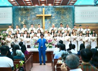 35 Năm Hết Lòng Hát Ngợi Khen Chúa