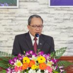 Mục sư Phan Đình Hảo TB BĐD tỉnh cầu nguyện khai lễ.