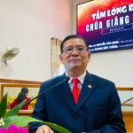 Mục sư Nguyễn Bình Tín UVTLH hướng dẫn mục vụ