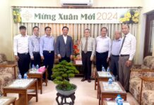 Chính Quyền Tỉnh Long An Thăm Và Chúc Tết Tổng Liên Hội HTTLVN
