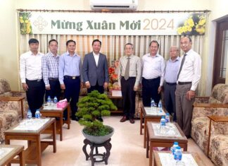 Chính Quyền Tỉnh Long An Thăm Và Chúc Tết Tổng Liên Hội HTTLVN