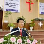 Mục sư Pham Hoài Đức – Trưởng BDD báo cáo công việc Chúa trong Tỉnh