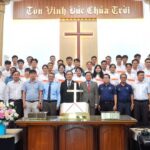 12.Hình lưu niệm Ban giảng huấn và các học viên