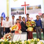 e. Chinh quyen chuc mung