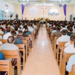 quang cảnh bên trong và ngoài nhà thờ (3) – Copy