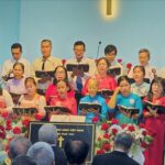 Ban hát Điểm Nhóm 2.97 và Suối Nho Tôn vinh Chúa Thánh ca số 417