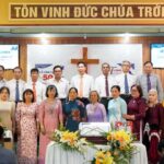 Đại diện các Hội Thánh tham dự chúc mừng