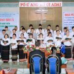 Gia đình Tân quản nhiệm tôn vinh Chúa.