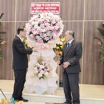 Hội Thánh Biên Hòa tặng hoa Chúc mừng Hội đồng