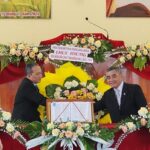 Hội Thánh Lang Minh tặng hoa Chúc mừng Hội Đồng