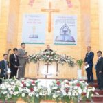 MS Bùi Phụng -UVTLH thực hiện nghi thức cung hiến