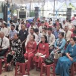 Quang cảnh bên ngoài Nhà thờ