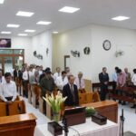 1. Quang cảnh bên trong nhờ thờ Hòa Cường vừa được chỉnh trang có phần rộng rải và đẹp đẽ. (1)