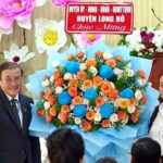 15. Đại diện chính quyền chúc mừng