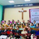 8. Ban hát 2 HT Long Hồ tôn vinh Chúa