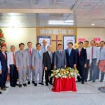 Các giáo phẩm chụp hình lưu niệm