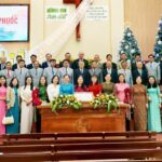 Chụp hình lưu niệm sau chương trình