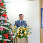 Đại diện Tổng liên hội chúc mừng