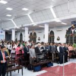 Hơn 400 tôi con Chúa hiện diện phóng nhóm chính Thánh đường