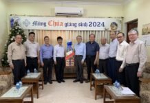 Chính Quyền Đến Thăm và Chúc Mừng Giáng Sinh TLH HTTLVN