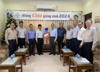 Chính Quyền Đến Thăm và Chúc Mừng Giáng Sinh TLH HTTLVN