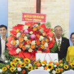 16. Đại diện Ban Tôn giáo Tp. Đà Nẵng chúc mừng