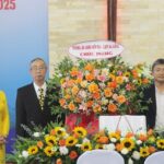 16. Đại diện chính quyền quận Sơn Trà chúc mừng