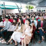 1.1 Quang cảnh bên hành lang nhà thờ