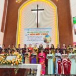 4. Quý nữ giới Tổ 1 và 2 tôn vinh Chúa