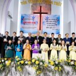 (5) Ban hát giáo phẩm và chấp sự