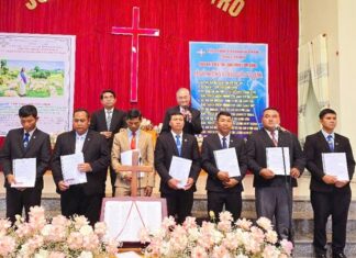 Lâm Đồng: Lễ Trao Giáo Vụ Lệnh Cho 07 Truyền Đạo