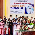 9. Ban hát KV 2 tôn vinh Chúa