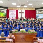 Ban hát 3 gồm HT. Bến Tre, Ba Tri, Hưng Nhượng, Thạnh Phú, Sơn Phú tôn vinh Chúa. TC.720 ‘Tôi Biết Đấng Nắm Giữ Tương Lai’