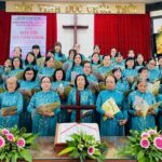 Ban hát Nữ Giới Hội Thánh Quới Sơn Tôn vinh Chúa