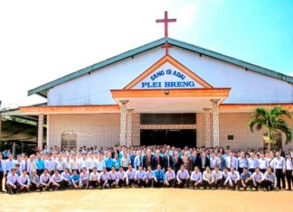 Gia Lai: Hội Đồng Giáo Phẩm Thăm và Bồi Linh Giáo Phẩm