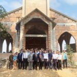 HĐGP thăm Chi hội Plei Kơtu Wâu, nhà thờ đang xây dựng