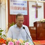 Ms Đỗ Phước Thạnh cầu nguyện cảm tạ và tri ân cuối khoá học