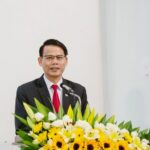 Ms Nguyen Tan Lo chao Mung va doc thu chuc mung