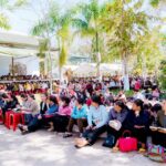 số lượng rất đông không có ghế ngồi (1)