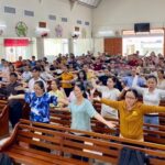 Quang cảnh các giáo viên tham gia kỳ huấn luyện