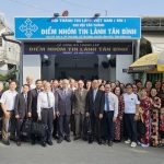 Chụp hình lưu niệm nhân ngày Công bố Điểm Nhóm Tin Lành Tân Bình