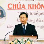 MS Nguyễn Thế Vinh, Trưởng ban Đại diện Tin Lành tỉnh, cầu nguyện khai lễ