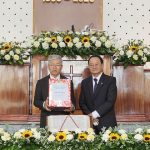 Mục sư Nguyễn Thế Hiển Ủy viên TLH tặng qua mừng Lễ Cảm tạ