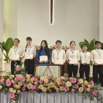 Phát thưởng cho các Khóa sinh đạt thứ hạng cao