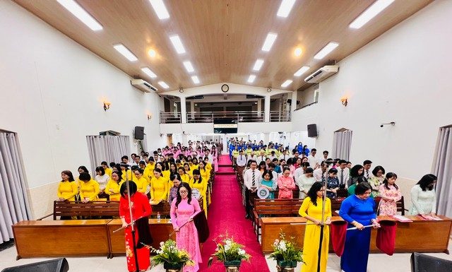 Tp. HCM: Họp bạn 05 ban Tráng niên tại Nhà thờ Tin Lành Bình Trị Đông