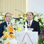 11.Đại diện TLH chúc mừng